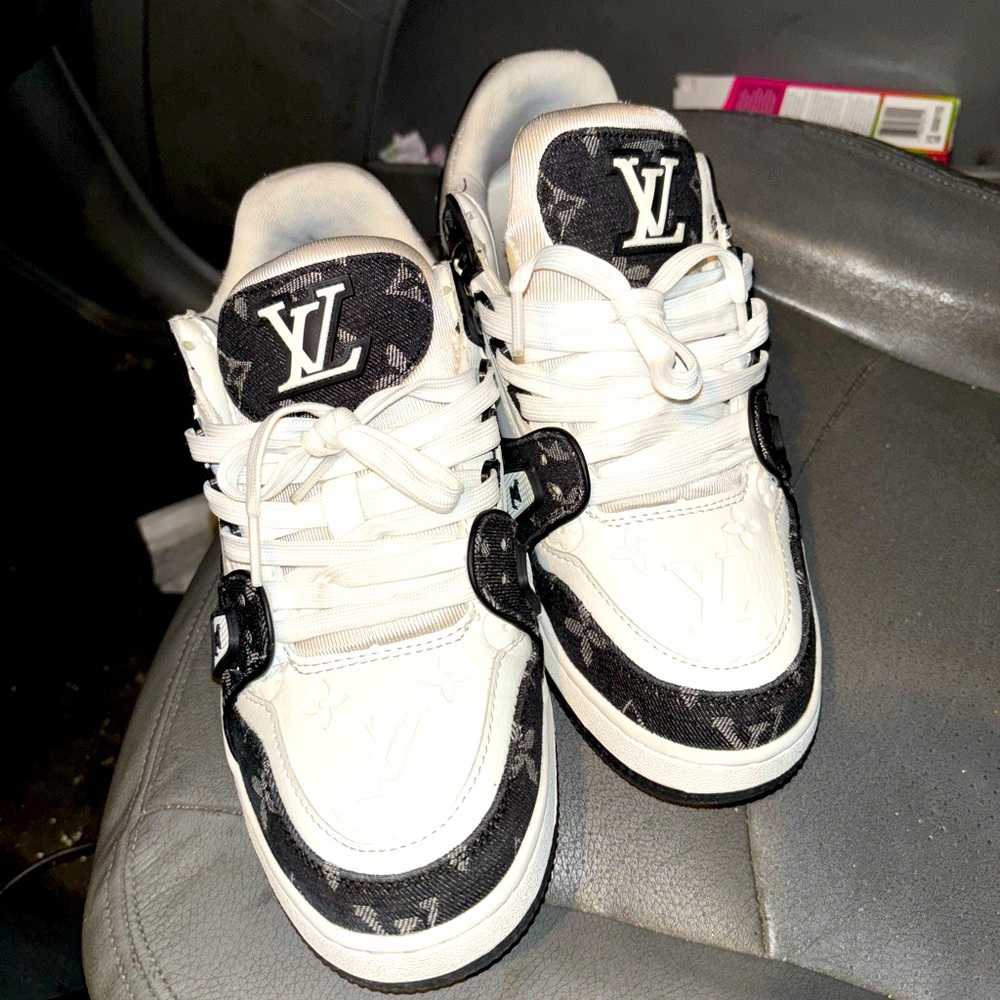 Louis Vuitton Sneakers
